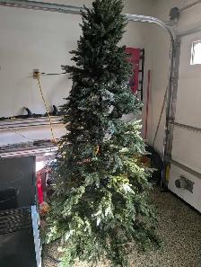 Storable Pre-lit 7.5 foot Christmas Tree - Photo 2