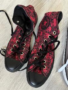 three pairs of shoes - Photo 4