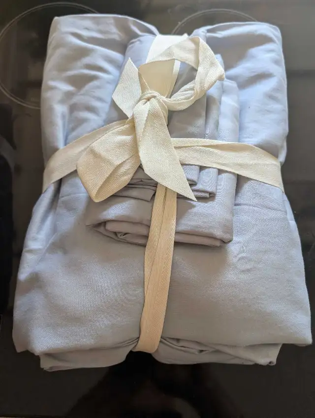 2 sets of Twin Bed Sheets