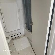 LARGE FURNISHED ROOMS IN DOWNTOWN TORONTO - Photo 4