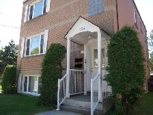 Triplex: 2 bdrm heat hdwd water deck New Edin. $1880