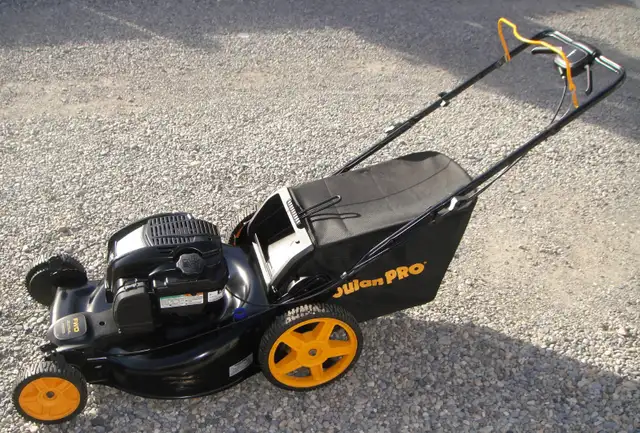 POULAN PRO SELF PROPELLED GAS LAWN MOWER