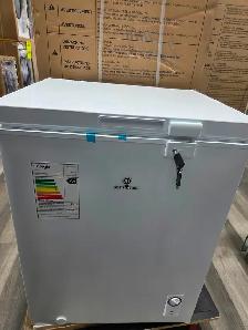 Mademsa 5 Cu ft Chest Freezer - Photo 2