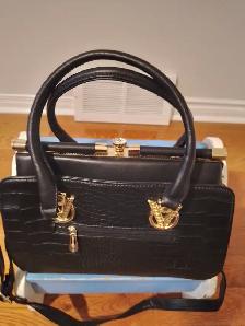 BEAUTIFUL LADIES MODERN BAG FOR SALE - Photo 2