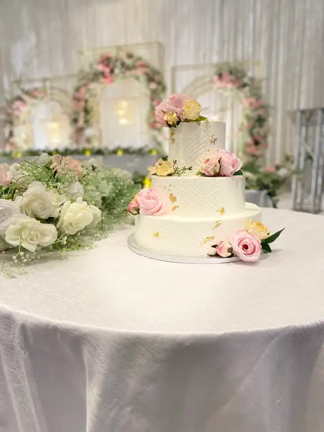 delicious cakes wedding cakes , Birthday cakes GTA