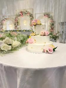 amazing wedding Cakes 120-150 servings Halton GTA - Photo 6