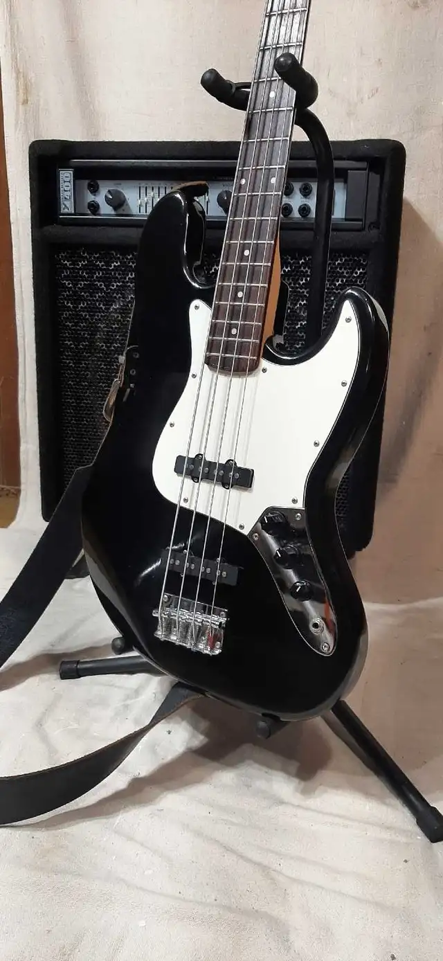 Fender Bass