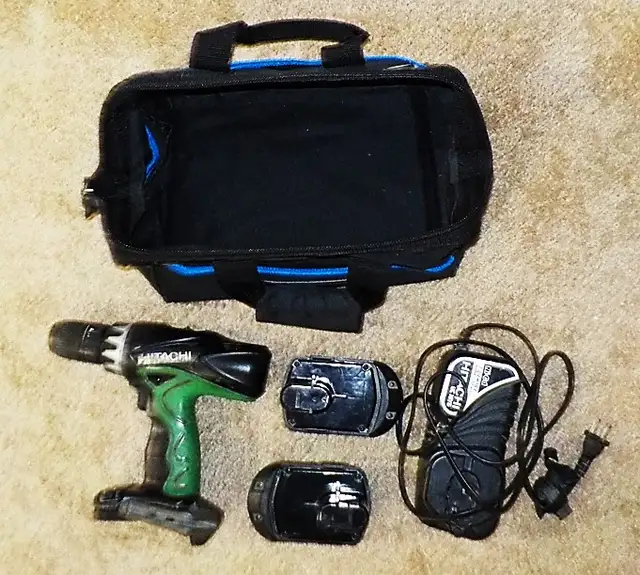HITACHI 18V CORDLESS HAMMER DRILL WITH POUCH
