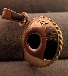 14K Gold 3-D Sombrero Hat Pendent in New Condition! - Photo 2