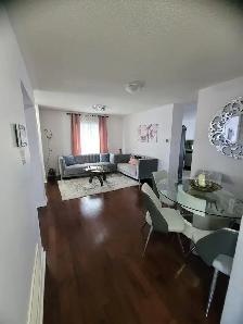 Beautiful 3 B/R Detached Home Near Mount Pleasant - Photo 10