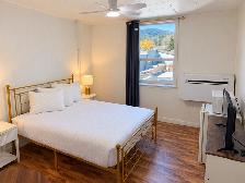 MONTHLY STAYS FROM $1,499 – High Quality Hotel (Coleman, AB.) - Photo 4