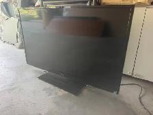 Toshiba Flat-Screen TV in Good Working Order - Photo 3