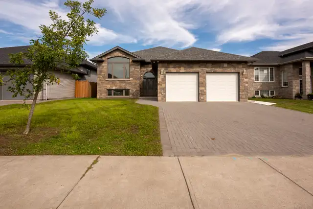 Luxury 3-Bedroom Home with Private Yard in River Terrace