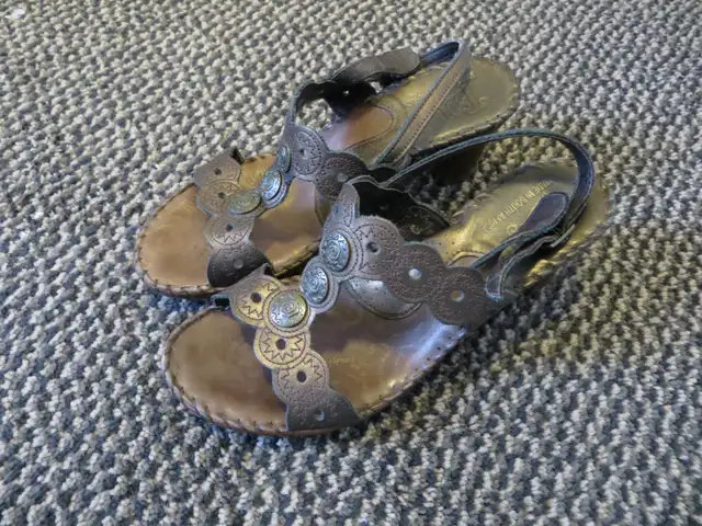 For Sale: Ladies Tsonga Sandals