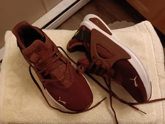 Women's Sneakers - New
