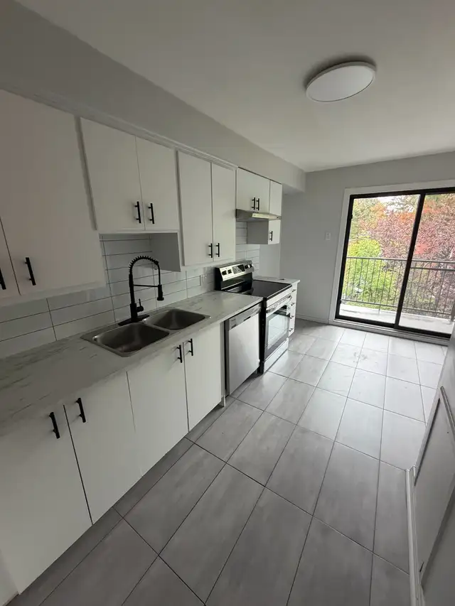 4.5 NEUF À AHUNTSIC PROM FLEURY PROMO !!