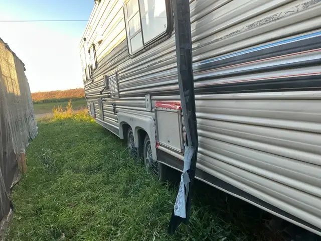 Trailer for parts or teardown FREE