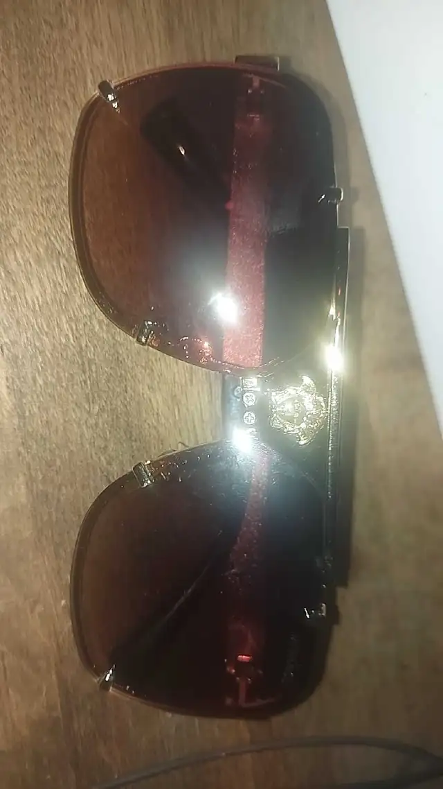 Versage glasses