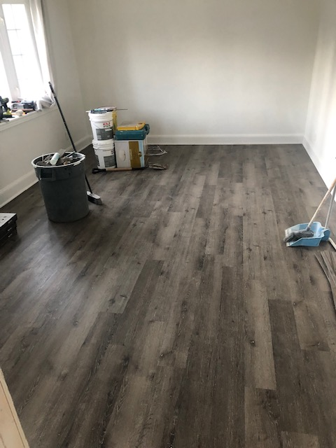4-Bed Room Top & Main Floor Neilson/Kingston