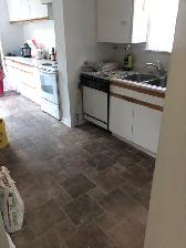 4-Bed Room Top & Main Floor Neilson/Kingston - Photo 4