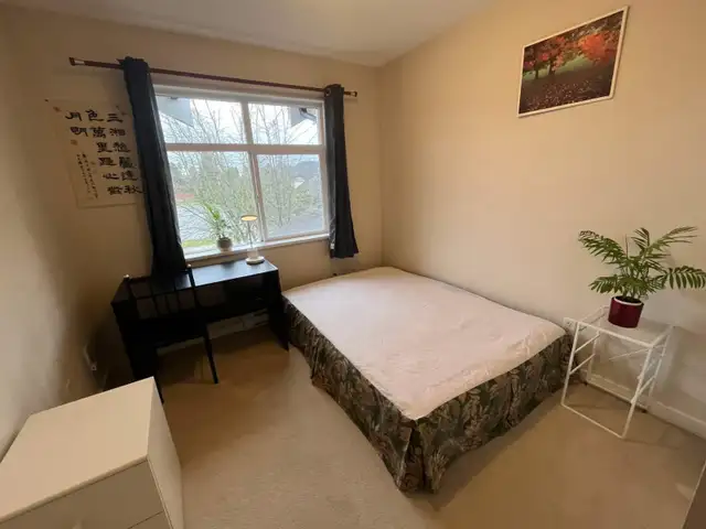 (Richmond) $925 All-Inclusive! Sunny Furnished Bedroom