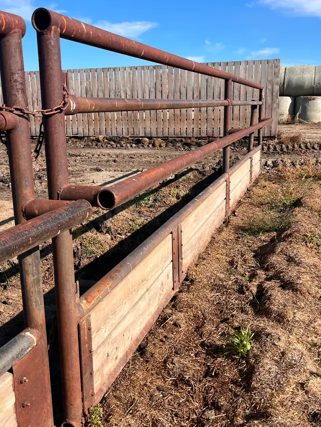 24 Ft Fenceline Feeders