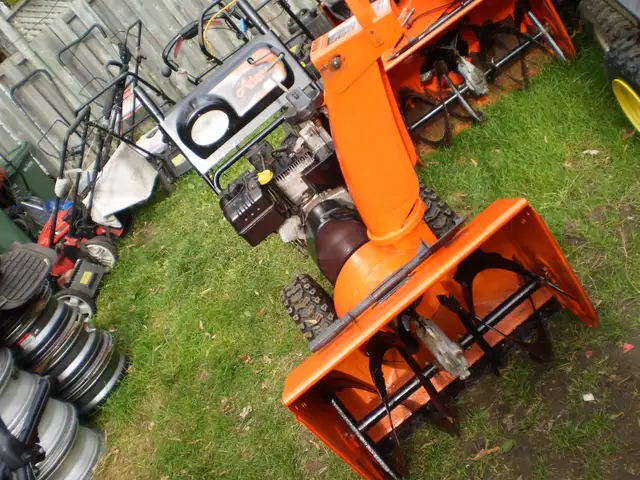 ARIENS 927LE  gas Snowblower 2 Stage