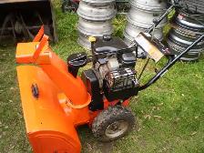 ARIENS 624 24inch gas Snowblower 2 Stage - Photo 4
