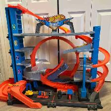 Hot Wheels City Ultimate Garage Shark Attack