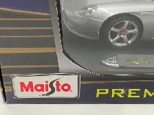 Maisto Premiere Edition Porsche Carrera GT Silver  1:18 NIB - Photo 8