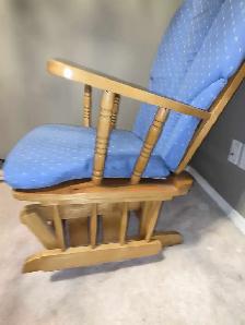 Glider Rocking Chair - Photo 2