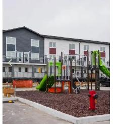 Townhouse for rent - Photo 2