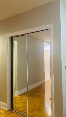 Bright Modern Room In Toronto (Per Night), At Parkdale. - Photo 4