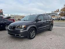2015 Chrysler Town & Country S