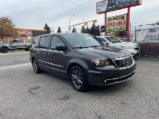 2015 Chrysler Town & Country S - Photo 3