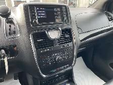 2015 Chrysler Town & Country S - Photo 10
