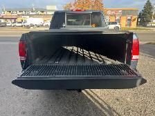 2015 Nissan Titan 4WD Crew Cab SWB - Photo 9