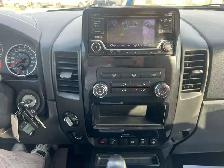 2015 Nissan Titan 4WD Crew Cab SWB - Photo 17
