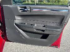 2010 Chrysler 300 - Photo 7