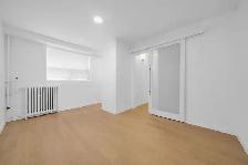 Renovated bachelor, balmoral and St.Clair - ID 598 - Photo 5