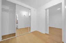 Renovated bachelor, balmoral and St.Clair - ID 598 - Photo 8