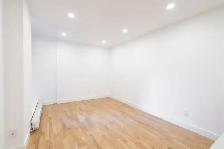 renovated two bedroom, river and gerrard - ID 2925 - Photo 5