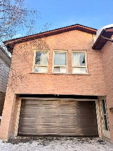 ⭐️NEW GARAGE DOORS⭐️ - Photo 3
