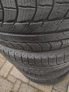 235-55R19x4 pneus hiver Michelin Latitude X-Ice. Excellent état
