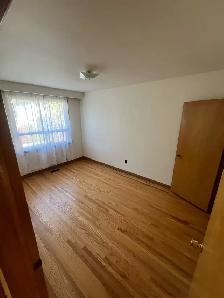 Royal York & Simpson FOR RENT - Photo 3