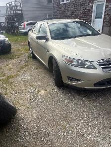 2010 ford Taurus