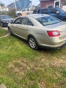 2010 ford Taurus - Photo 2