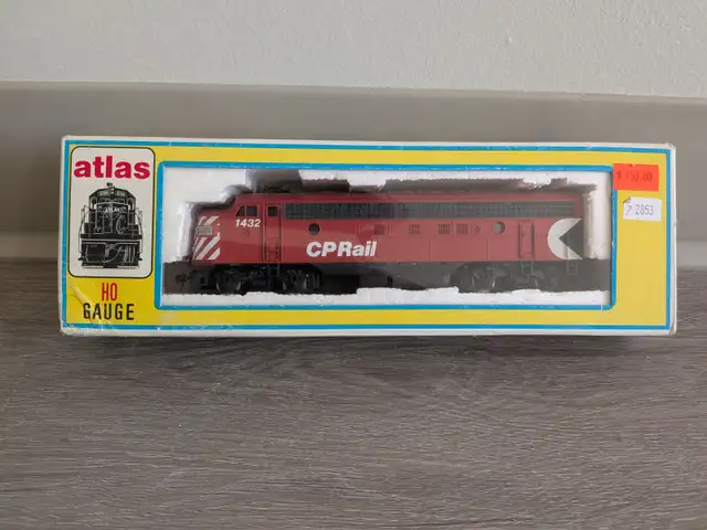 ATLAS CP Rail train engine HO Scale in excellent condition $50