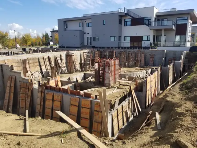 Looking to strip concrete forms by the foot    ///cribbing
