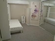 Fully furnished 1.5 bedroom basement for rent Etobicoke - Photo 4